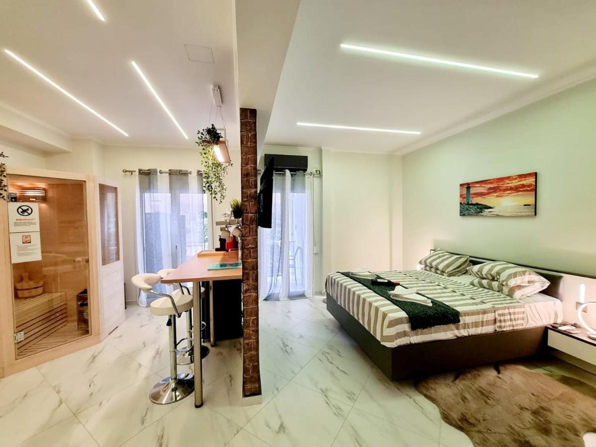 Romantic Deluxe Svite Wise Jacuzzi And Sauna 雅典 外观 照片