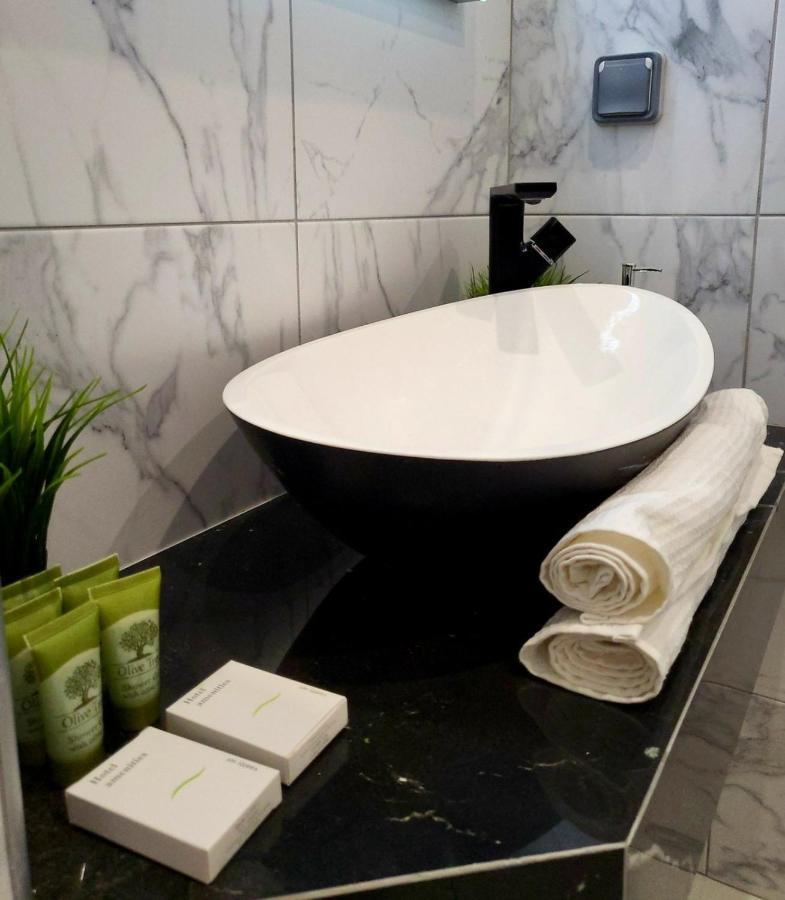Romantic Deluxe Svite Wise Jacuzzi And Sauna 雅典 外观 照片