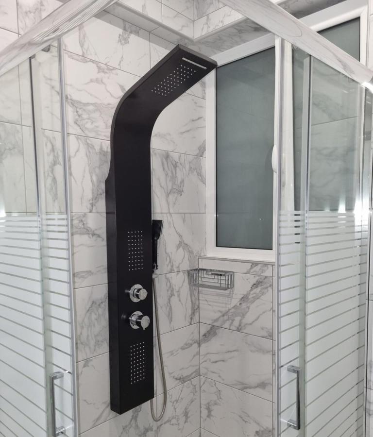Romantic Deluxe Svite Wise Jacuzzi And Sauna 雅典 外观 照片